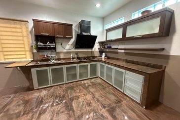 Cluster house corner Bandar Putra, Kulai, Johor 