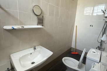 Cluster house corner Bandar Putra, Kulai, Johor 