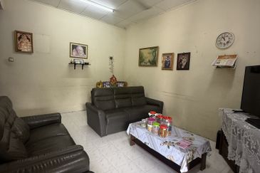 Single Storey Jalan Nuri, Bandar Putra, Kulai 