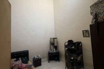 Single Storey Jalan Nuri, Bandar Putra, Kulai 