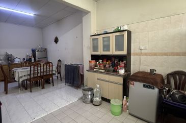 Single Storey Jalan Nuri, Bandar Putra, Kulai 