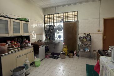 Single Storey Jalan Nuri, Bandar Putra, Kulai 