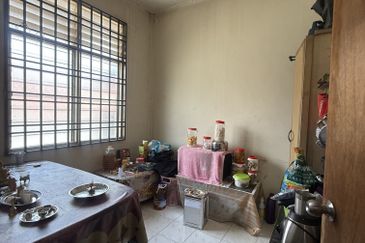 Single Storey Jalan Nuri, Bandar Putra, Kulai 