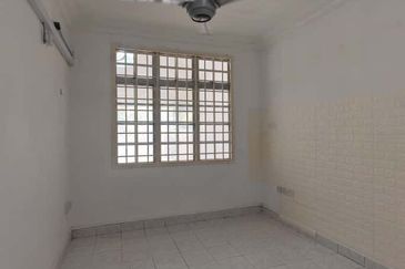 Single storey Jalan Uda Utama, Bandar Uda Utama Jb