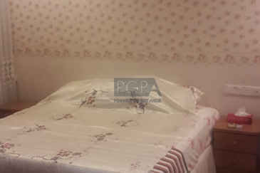 Twin Towers, Ratu Mutiara