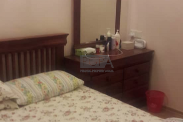 Twin Towers, Ratu Mutiara