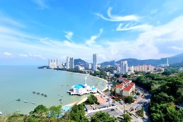 Marina Tower, Ratu Mutiara