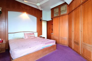 Marina Tower, Ratu Mutiara