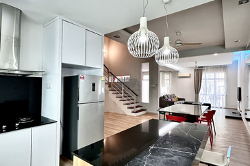 3-Storey Terraced House at Shamrock Beach Villas in Batu Ferringhi.