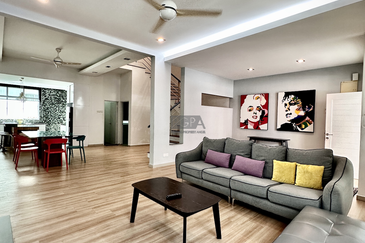 3-Storey Terraced House at Shamrock Beach Villas in Batu Ferringhi.