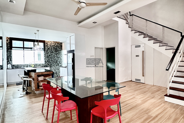 3-Storey Terraced House at Shamrock Beach Villas in Batu Ferringhi.