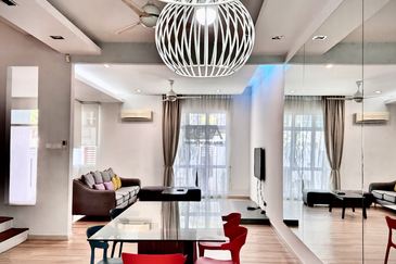 3-Storey Terraced House at Shamrock Beach Villas in Batu Ferringhi.