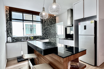 3-Storey Terraced House at Shamrock Beach Villas in Batu Ferringhi.