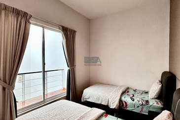 3-Storey Terraced House at Shamrock Beach Villas in Batu Ferringhi.