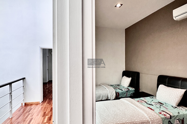 3-Storey Terraced House at Shamrock Beach Villas in Batu Ferringhi.