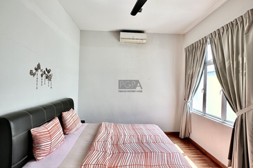 3-Storey Terraced House at Shamrock Beach Villas in Batu Ferringhi.