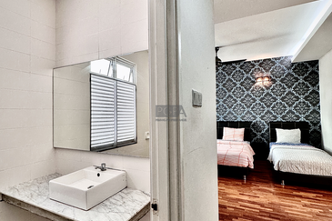 3-Storey Terraced House at Shamrock Beach Villas in Batu Ferringhi.