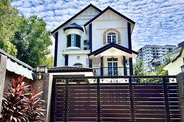 Three-Storey Bungalow in a Cul-De-Sac in Bayan Lepas.