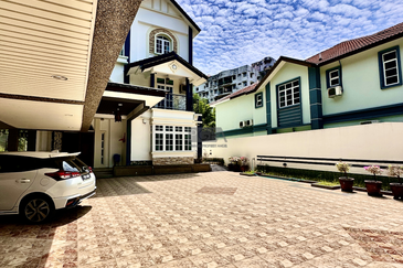 Three-Storey Bungalow in a Cul-De-Sac in Bayan Lepas.