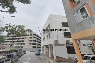 Prime Corner Commercial Property in Batu Lanchang.