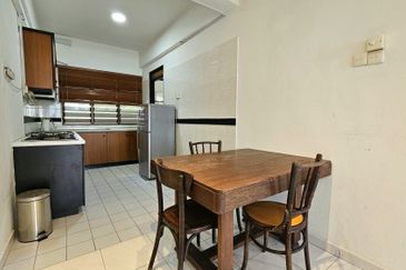 Twin Towers, Ratu Mutiara