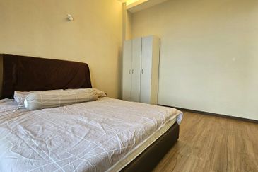 Twin Towers, Ratu Mutiara