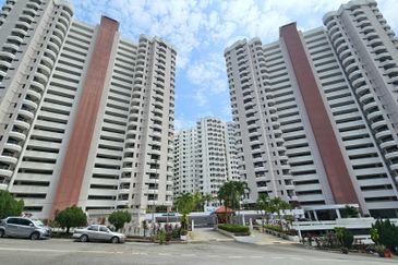 Twin Towers, Ratu Mutiara