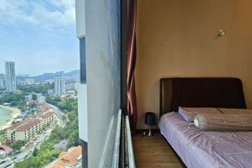 Twin Towers, Ratu Mutiara