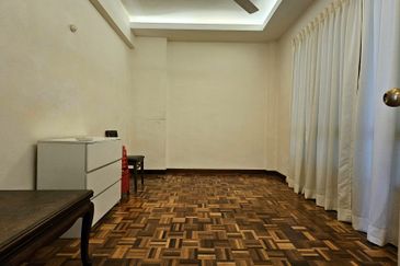 Twin Towers, Ratu Mutiara