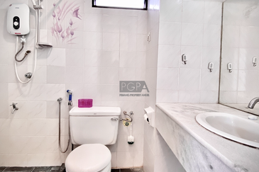 Marina Tower, Ratu Mutiara