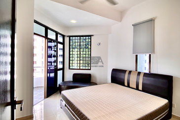 Marina Tower, Ratu Mutiara