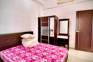 Marina Tower, Ratu Mutiara