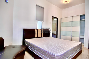 Marina Tower, Ratu Mutiara