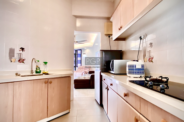 Marina Tower, Ratu Mutiara