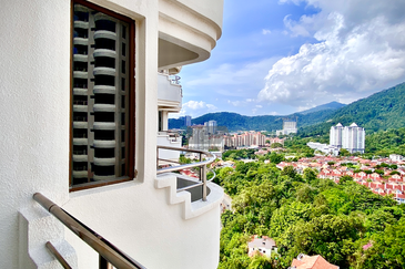 Marina Tower, Ratu Mutiara