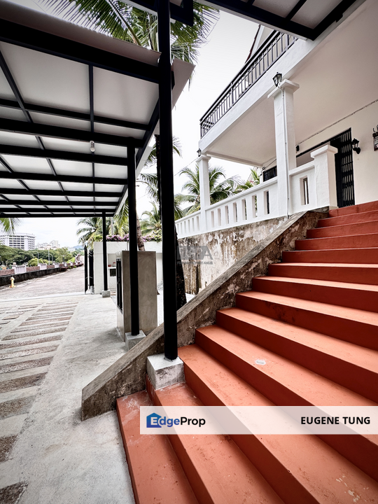 A Corner Bungalow at the Ferringhi Villas in Batu Ferringhi, Penang, Batu Ferringhi