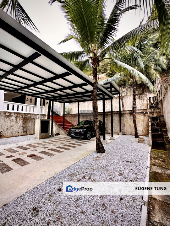 A Corner Bungalow at the Ferringhi Villas in Batu Ferringhi, Penang, Batu Ferringhi