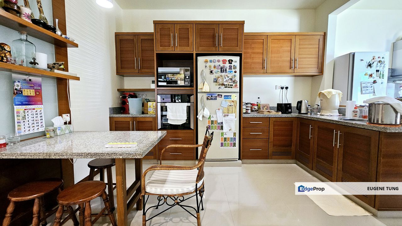 Stylishly Renovated Double-Storey Semi-Detached, Batu Ferringhi with Nice Garden, Penang, Batu Ferringhi