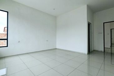 Dedaun, Bandar Cassia