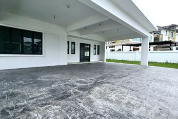 Dedaun, Bandar Cassia