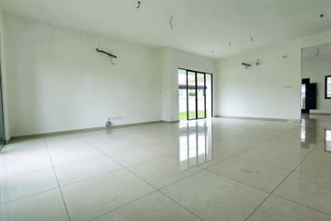 Dedaun, Bandar Cassia