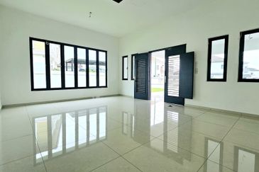 Dedaun, Bandar Cassia