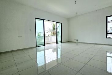 Dedaun, Bandar Cassia