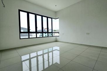 Dedaun, Bandar Cassia