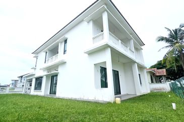 Dedaun, Bandar Cassia