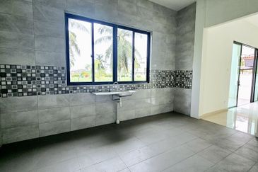 Dedaun, Bandar Cassia