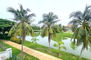 Dedaun, Bandar Cassia