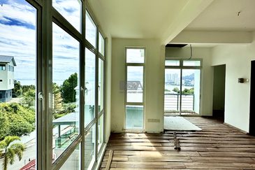 3-Storey Corner Terrace House at Shamrock Beach Villas, Batu Ferringhi, Penang. Original Condition