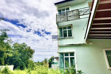 3-Storey Corner Terrace House at Shamrock Beach Villas, Batu Ferringhi, Penang. Original Condition