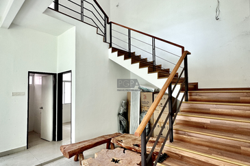 3-Storey Corner Terrace House at Shamrock Beach Villas, Batu Ferringhi, Penang. Original Condition